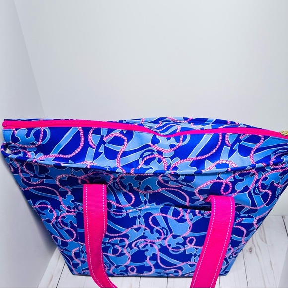 Lilly Pulitzer NWT Insulated Cooler Bag Booze Cruise Anchors Boating w/ Opener - Picture 10 of 10